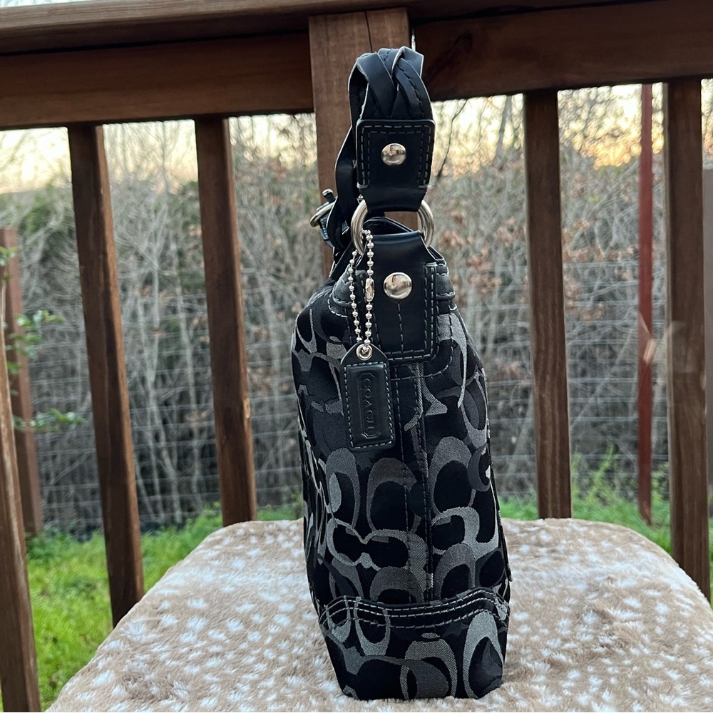 COACH Chelsea Optic Signature Hobo Bag, No. 10990 - Picture 5 of 12